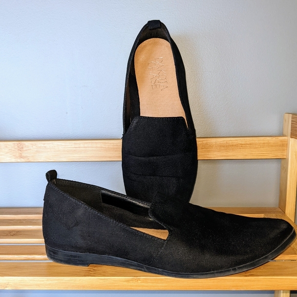 Black flats - Picture 2 of 4